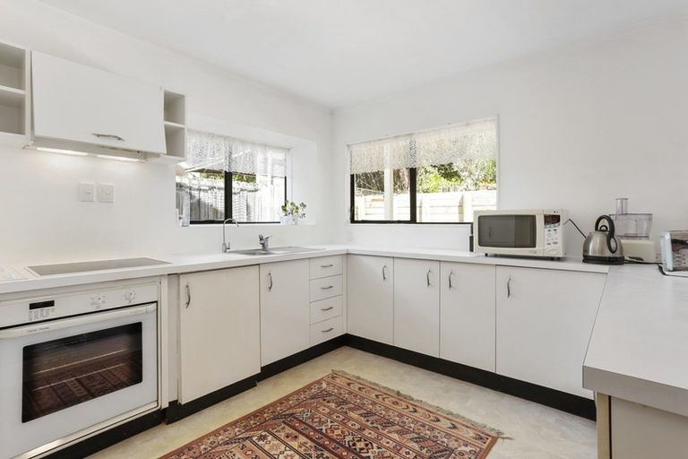 Photo of property in 2/110 Nigel Road, Browns Bay, Auckland, 0630