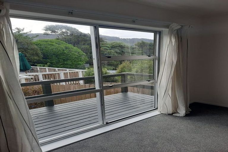 Photo of property in 30 The Drive, Tawa, Wellington, 5028