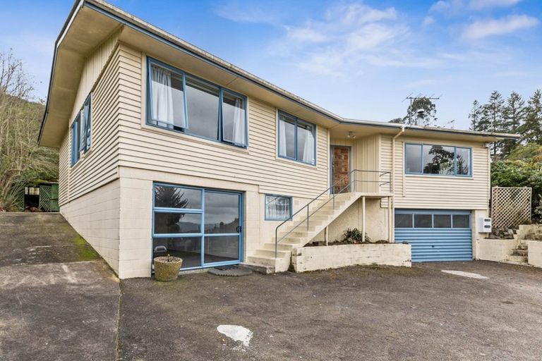 Photo of property in 8 Russell Crescent, Western Heights, Rotorua, 3015