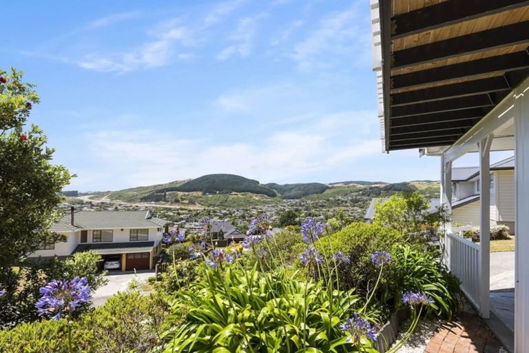 Photo of property in 5 Saint Aidans Way, Tawa, Wellington, 5028