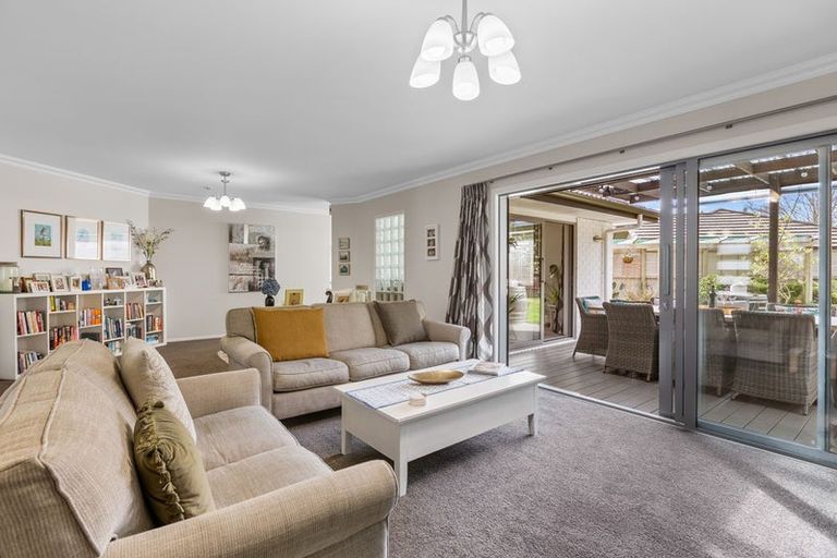 Photo of property in 10g Tupare Place, Highlands Park, New Plymouth, 4312