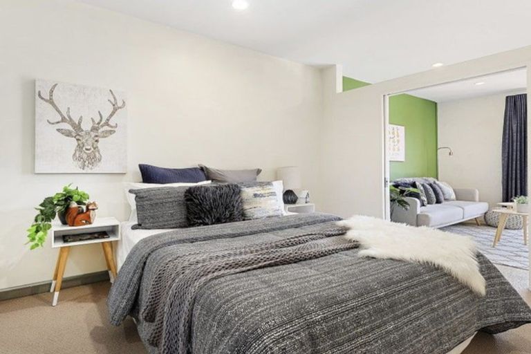 Photo of property in Atrium Towers, 7j/154 The Terrace, Wellington Central, Wellington, 6011