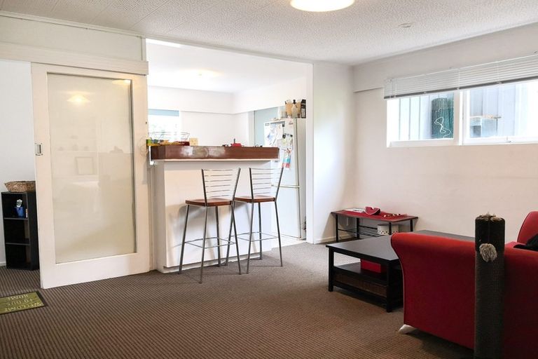 Photo of property in 8 Tye Road, Hillcrest, Auckland, 0627