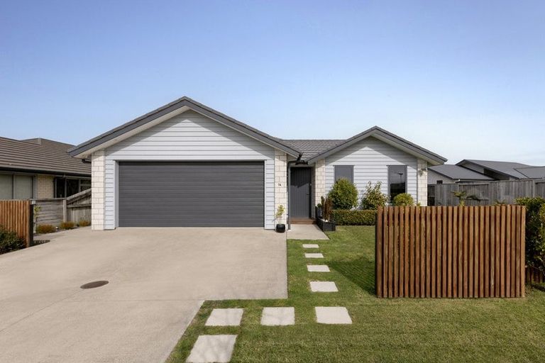 Photo of property in 14 Rotomanu Place, Pyes Pa, Tauranga, 3112