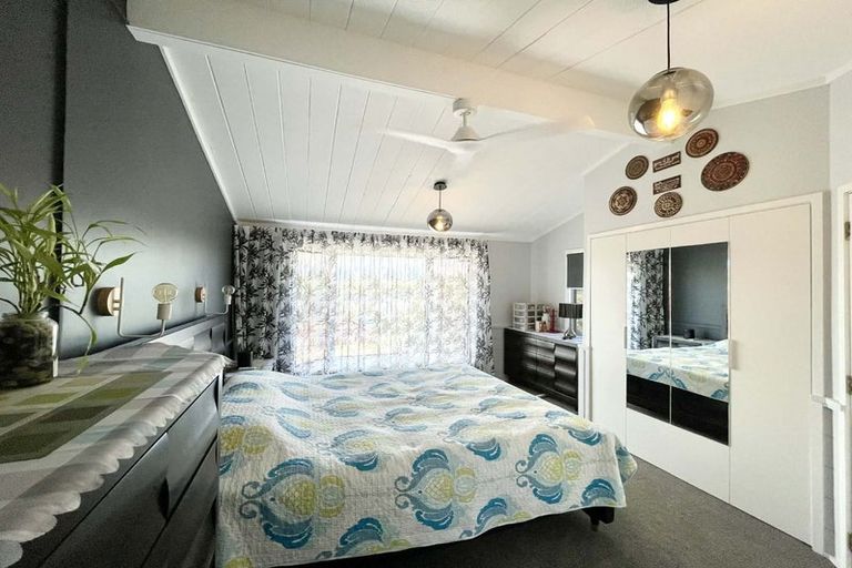 Photo of property in 182 Govett Avenue, Frankleigh Park, New Plymouth, 4310