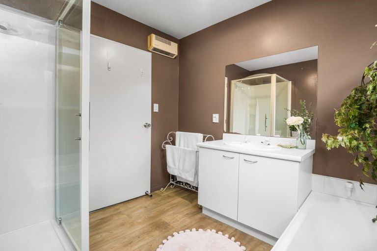 Photo of property in 2/27 Oakhampton Street, Hornby, Christchurch, 8042