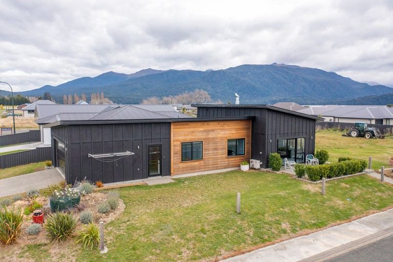 Photo of property in 29 Pounamu Drive, Te Anau, 9600
