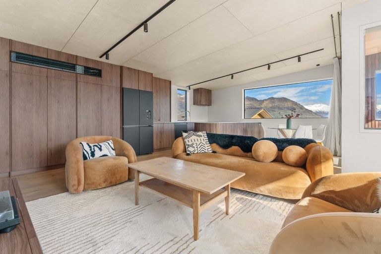 Photo of property in 7 Tuke Lane, Wanaka, 9305