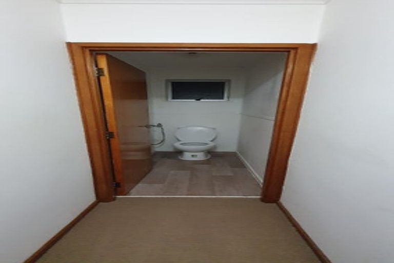 Photo of property in 34 Chislehurst Street, Henderson, Auckland, 0612