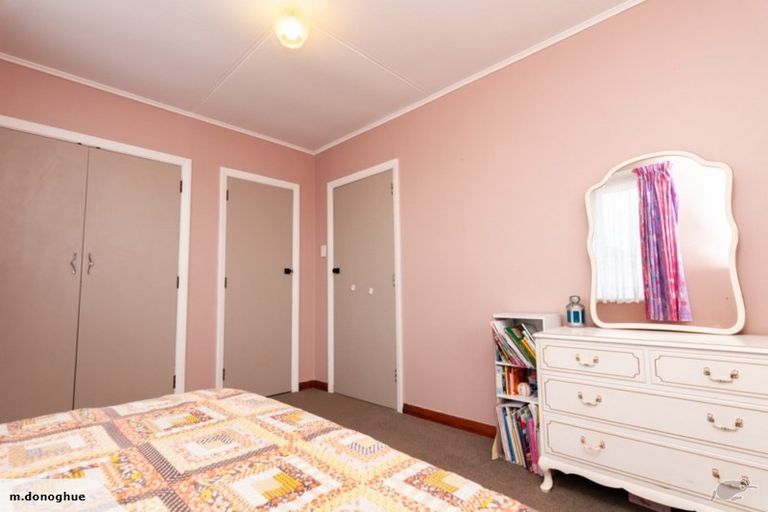 Photo of property in 2a Montrose Place, Takaro, Palmerston North, 4412