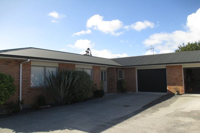 Photo of property in 44 Hokio Beach Road, Levin, 5510