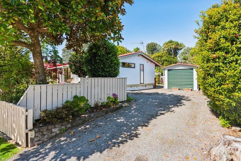 Photo of property in 31 Walton Avenue, Waikanae, 5036