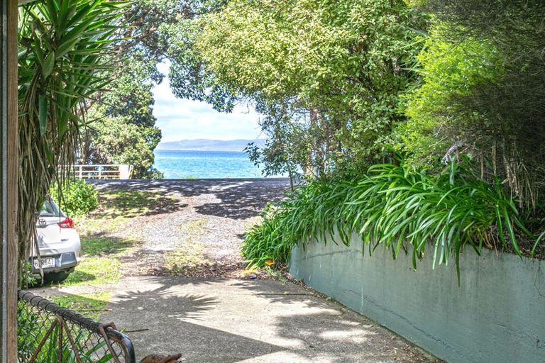 Photo of property in 1090 Thames Coast Sh25 Road, Kereta, Thames, 3575