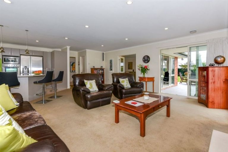 Photo of property in 8 Napoleon Close, Harewood, Christchurch, 8051