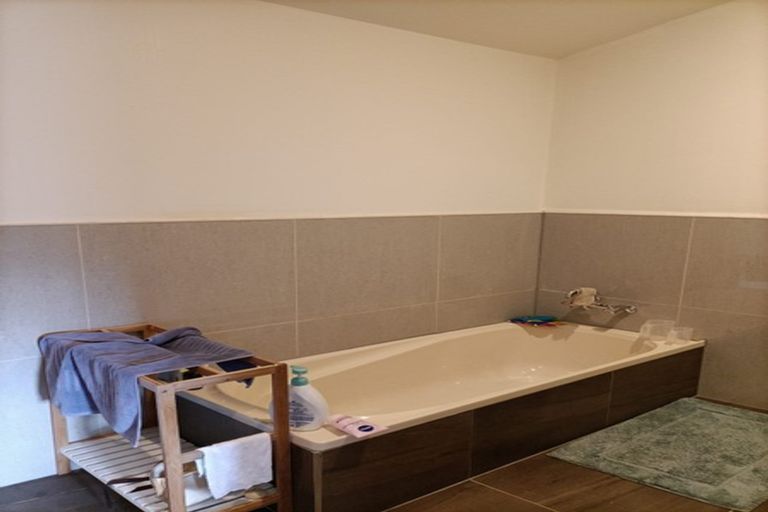 Photo of property in 13 Terry Smyth Drive, Kumeu, 0892