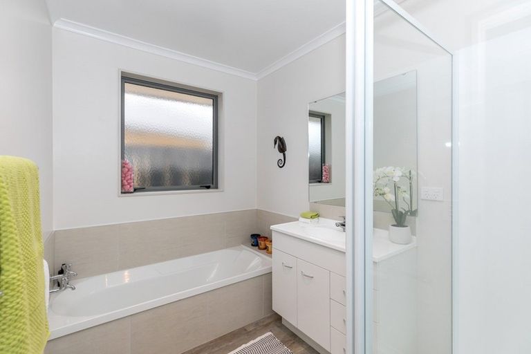 Photo of property in 22 Max Landing, Grandview Heights, Hamilton, 3200