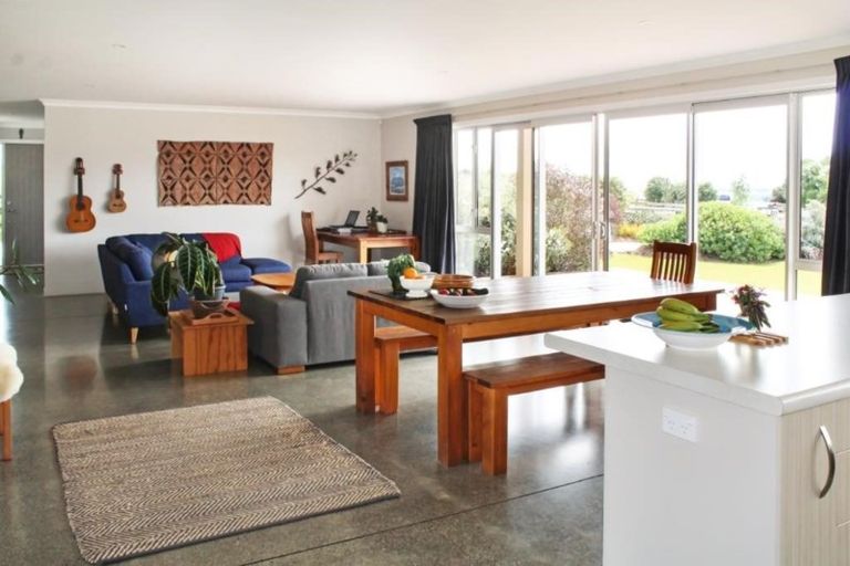 Photo of property in 37 Branksome Place, Aokautere, Palmerston North, 4471