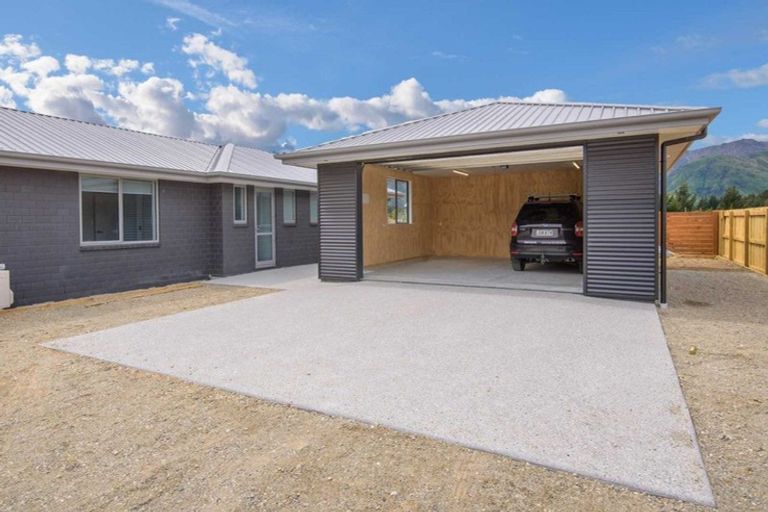 Photo of property in 6 Dingle Street, Lake Hawea, 9382