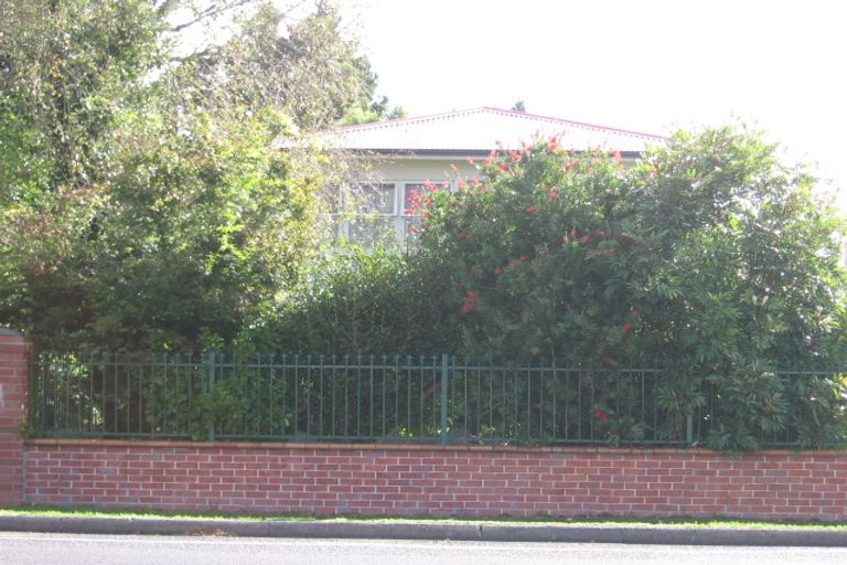 Photo of property in 24 Rathgar Road, Henderson, Auckland, 0610
