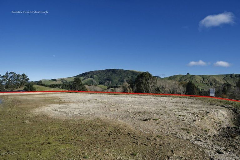 Photo of property in 16 Olsen Place, Kinloch, 3385