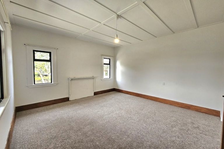 Photo of property in 40 Record Street, Fitzroy, New Plymouth, 4312