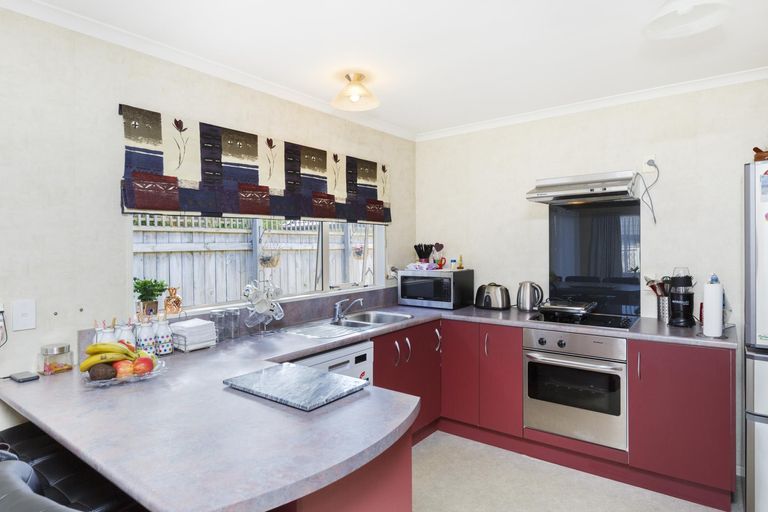 Photo of property in 12 Tiraumea Street, Palmerston North, 4410