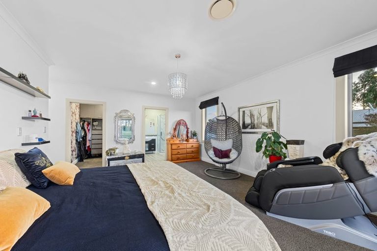 Photo of property in 32 Arthur Road, Paraite, New Plymouth, 4373