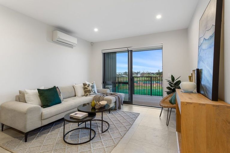 Photo of property in 5 Tana Way, Manurewa, 2102