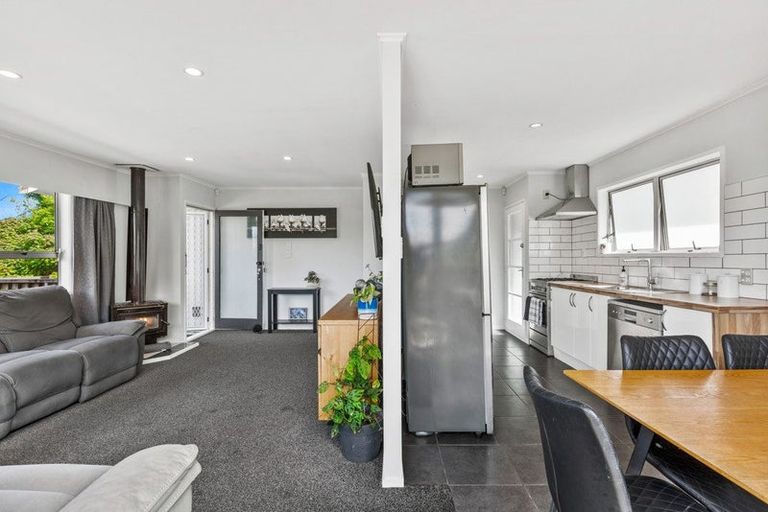 Photo of property in 34 Redwood Drive, Massey, Auckland, 0614