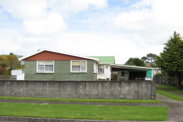 Photo of property in 52 Mahoe Street, Inglewood, 4330