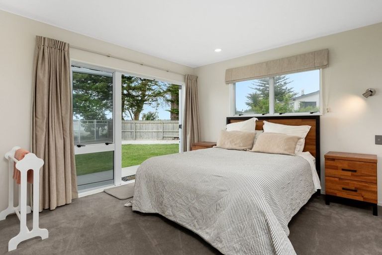 Photo of property in 18 Beach Grove, Omokoroa, 3114