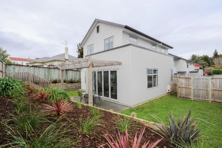 Photo of property in 4/1 Hibiscus Avenue, Hamilton Lake, Hamilton, 3204