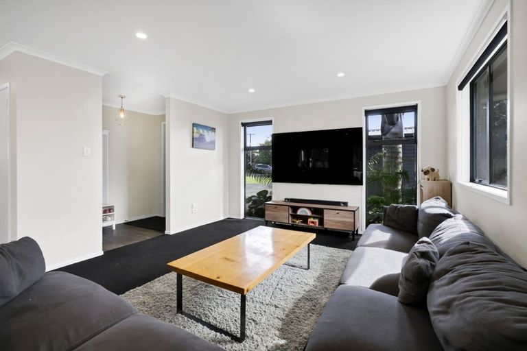 Photo of property in 513 Richmond Road, Lepperton, New Plymouth, 4373