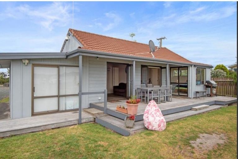 Photo of property in 38 One Tree Point Road, One Tree Point, 0118