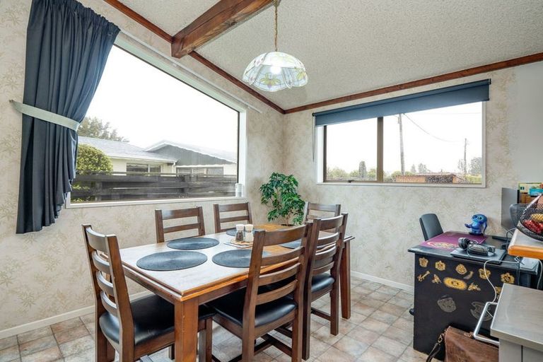 Photo of property in 89 Dalwharn Street, Wallacetown, 9816