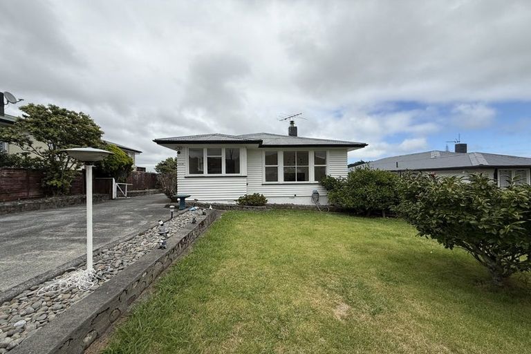 Photo of property in 15 Natone Street, Waitangirua, Porirua, 5024