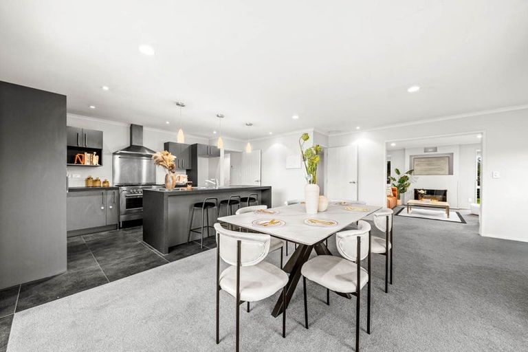 Photo of property in 18 Huntington Park Drive, Greenhithe, Auckland, 0632