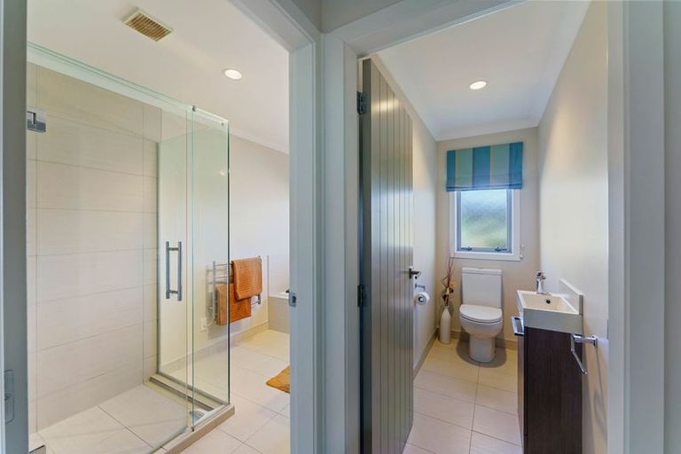 Photo of property in 12 Simpson Crescent, Raumati Beach, Paraparaumu, 5032