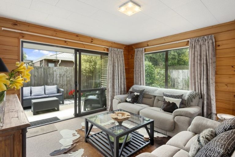 Photo of property in 2/31 Kirsten Place, Parklands, Christchurch, 8083