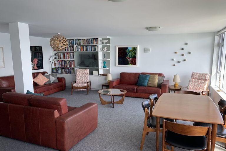 Photo of property in Oriana Apartments, 248 Oriental Parade, Oriental Bay, Wellington, 6011