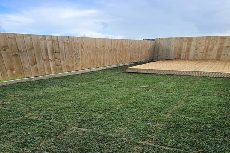 Photo of property in 41a Candia Road, Swanson, Auckland, 0614