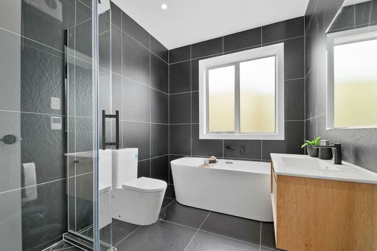 Photo of property in 17 Minerva Avenue, Helensville, 0800