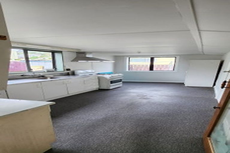 Photo of property in 96 Derwent Street, Island Bay, Wellington, 6023