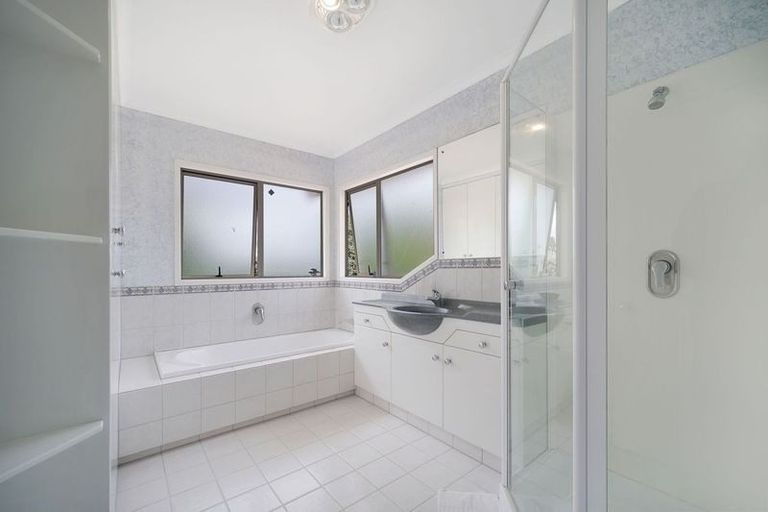 Photo of property in 27d Swanson Road, Henderson, Auckland, 0610
