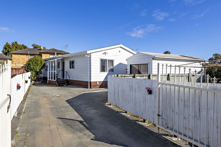 Photo of property in 2/21 Gloucester Road, Manurewa, Auckland, 2102