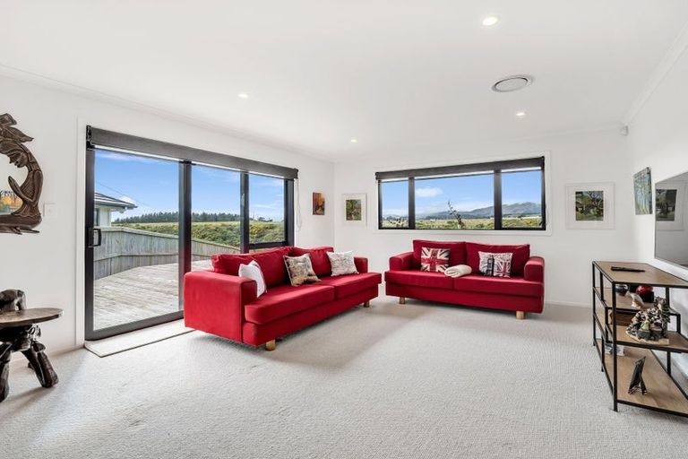 Photo of property in 42 Silicon Way, Fitzherbert, Palmerston North, 4410