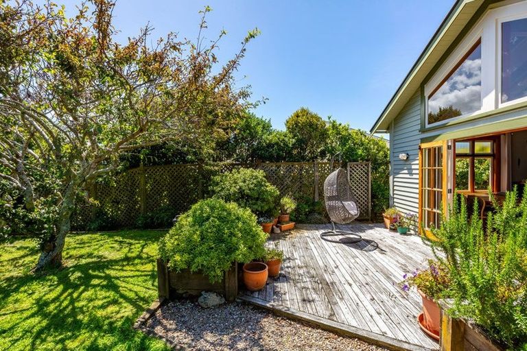 Photo of property in 56 View Road, Houghton Bay, Wellington, 6023