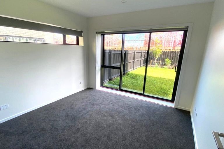 Photo of property in 4/5g Newelm Lane, Flat Bush, Auckland, 2019