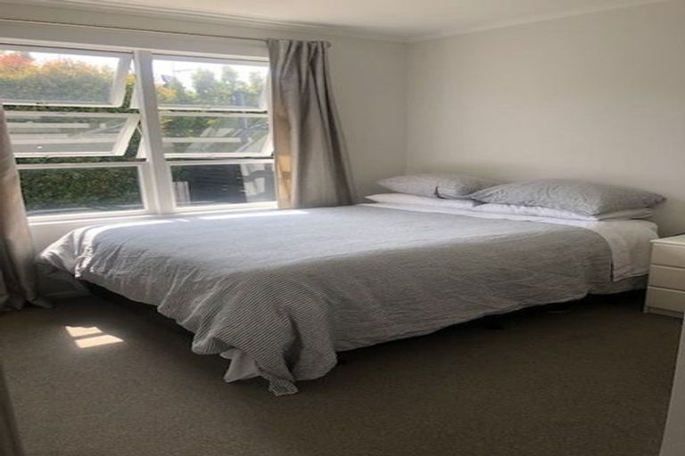 Photo of property in 2/61 Forrest Hill Road, Milford, Auckland, 0620