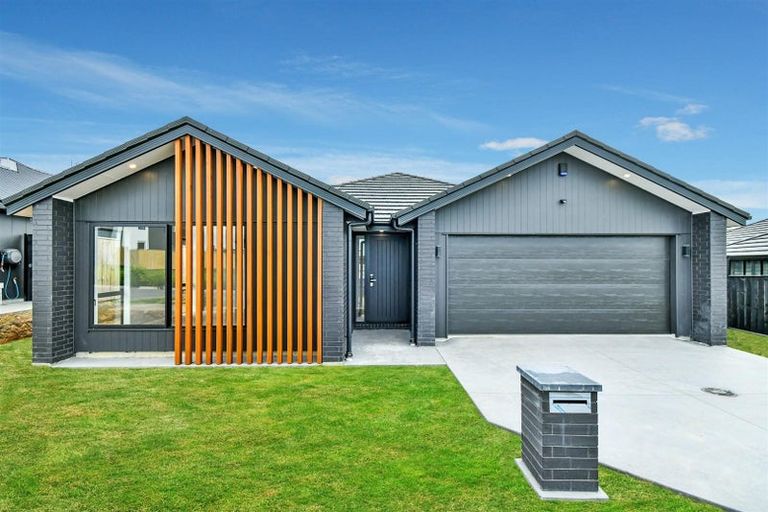 Photo of property in 5 Kenehi Road, Karaka, 2124